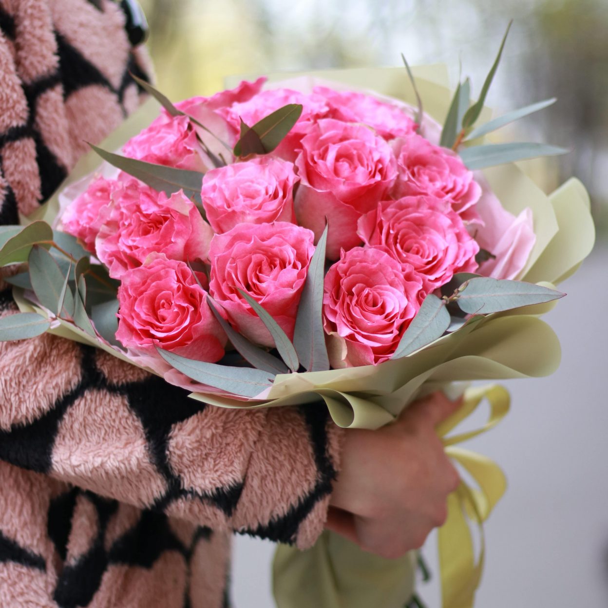 Букет из розовых кружевных роз